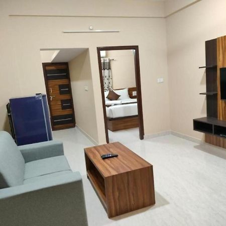 Hotel Golden Chariot 1Bhk Flat Manyata Tech Park Bangalore Exterior foto